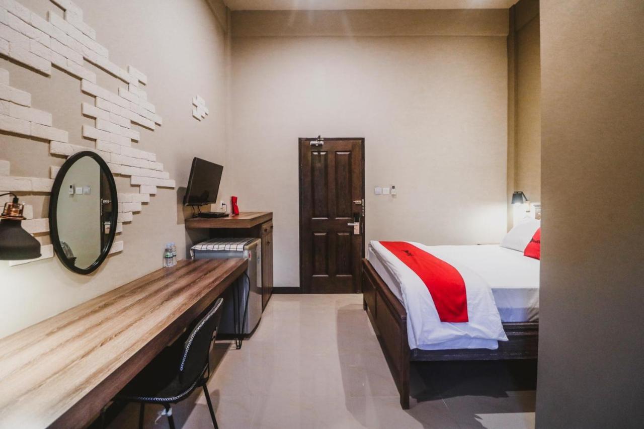 Reddoorz Plus Near Mall Slipi Jaya Джакарта Екстер'єр фото